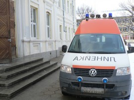 Линейка в двора на Хуманитарната гимназия / Новини от Казанлък