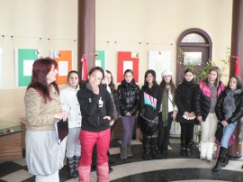 Доброволци от други страни присъстваха на изложба на мартеници