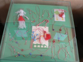 Доброволци от други страни присъстваха на изложба на мартеници