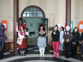 Доброволци от други страни присъстваха на изложба на мартеници