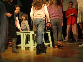 Деца се забавляваха в Шоу за Баба Марта