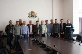 Областният управител се срещна с представители на футбола, сред които бе и ръководството на розите / Новини от Казанлък