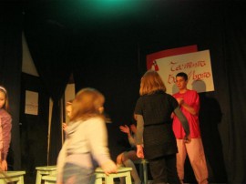 Деца се забавляваха в Шоу за Баба Марта