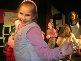 Деца се забавляваха в Шоу за Баба Марта