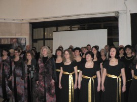 Стотици казанлъчани изпълниха Художествената галерия за концерт по случай 3 март / Новини от Казанлък