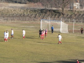 С нов треньор розите стартираха с 1:1 срещу Чирпан