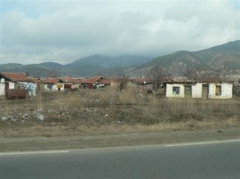 Видео: Кметът на Мъглиж е твърдо решен да премахне незаконните постройки в ромската махала