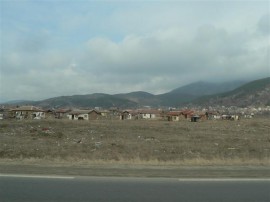 Видео: Кметът на Мъглиж е твърдо решен да премахне незаконните постройки в ромската махала