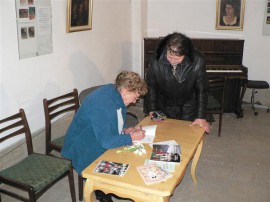 Стихове в навечерието на Празника на жената в музей 