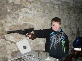 Бивша конкурентка на Весела Лечева възражда спортната стрелба в Казанлък