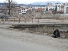 Бездомник умря под мост в Казанлък
