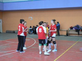 Утре завършва ученическото по волейбол / Новини от Казанлък