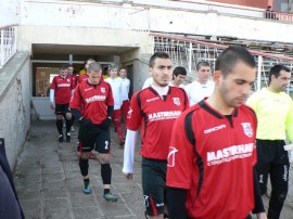 Розите загубиха без да отправят удар към вратата