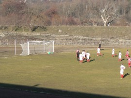 Следим на живо футболната среща Розова долина- Мастер  / Новини от Казанлък