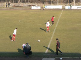 Розите загубиха без да отправят удар към вратата