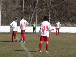 Розите загубиха без да отправят удар към вратата