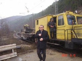 Влакове се движат с 5 км/ч заради срутване в участъка Радунци-Дъбово / Новини от Казанлък