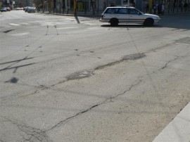 С първата пролет се появиха и първите асфалтирани дупки / Новини от Казанлък