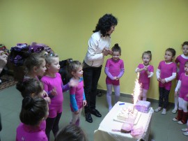 Художествената гимнастика в Казанлък стана на 1 година