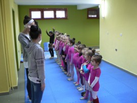 Художествената гимнастика в Казанлък стана на 1 година