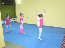 Художествената гимнастика в Казанлък стана на 1 година