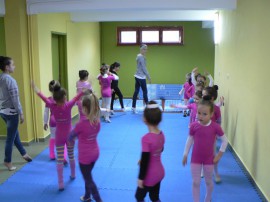 Художествената гимнастика в Казанлък стана на 1 година