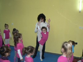 Художествената гимнастика в Казанлък стана на 1 година