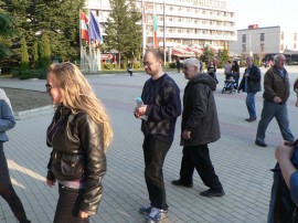 400 литра минерална вода раздадоха младежите на ГЕРБ