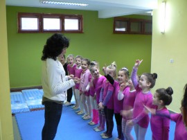 Художествената гимнастика в Казанлък стана на 1 година