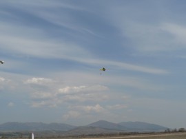 Над 100 състезатели откриха сезона в авиомоделизма на летището в Овощник