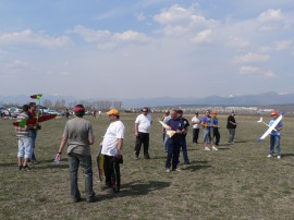 Над 100 състезатели откриха сезона в авиомоделизма на летището в Овощник