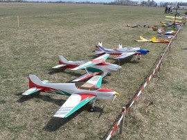 Над 100 състезатели откриха сезона в авиомоделизма на летището в Овощник / Новини от Казанлък