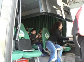 Екобусът предизвика оживление в най-малките ученици на СОУ