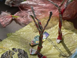 Младежи от чужбина показват в Казанлък днес изкуство от отпадъчни материали