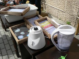 Младежи от чужбина показват в Казанлък днес изкуство от отпадъчни материали