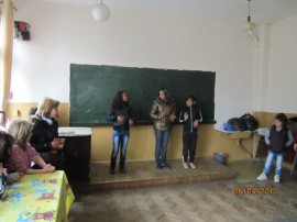 В училището в село Хаджидимитрово посрещнаха група за ромски фолклор 