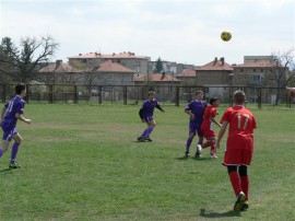Малките ни футболисти на крачка от победата в турнира „Кока Кола”