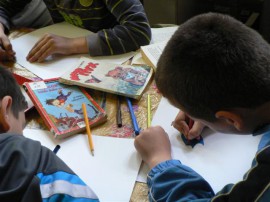 62 деца рисуваха приказни герои в Казанлък