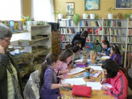 62 деца рисуваха приказни герои в Казанлък / Новини от Казанлък