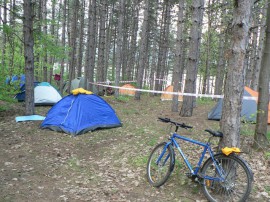 2500 килограма боклук събраха днес младежи на язовир Копринка