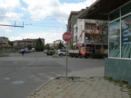 По сигнал на наш потребител възстановиха знак “СТОП“ на натоварено кръстовище