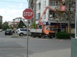 По сигнал на наш потребител възстановиха знак “СТОП“ на натоварено кръстовище / Новини от Казанлък