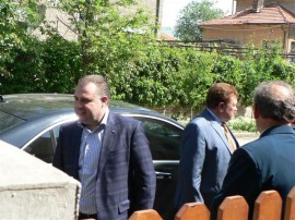 Мирослав Найденов откри ремонтираната сграда на Държавното горско стопанство