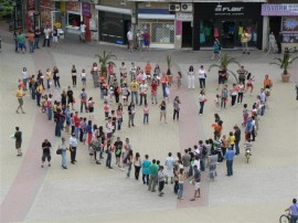 Роза от хора оформиха днес казанлъчани и белгийци 