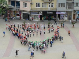 Роза от хора оформиха днес казанлъчани и белгийци 