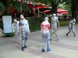 Екстравагантен флашмоб на улица “Искра“