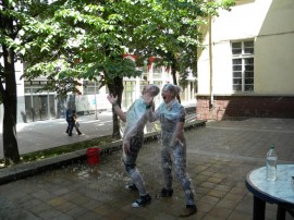 Екстравагантен флашмоб на улица “Искра“