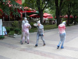 Екстравагантен флашмоб на улица “Искра“