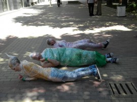 Екстравагантен флашмоб на улица “Искра“