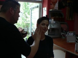 Казанлъшкият топ коафьор Стенли ще разкрасява кандидат-цариците